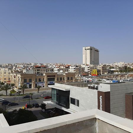 Furnished Apartments Near Mcdonald'S Al-Madina Al-Monawara St Amman Extérieur photo