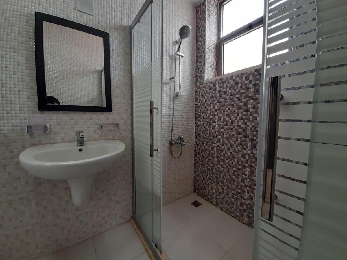 Furnished Apartments Near Mcdonald'S Al-Madina Al-Monawara St Amman Extérieur photo