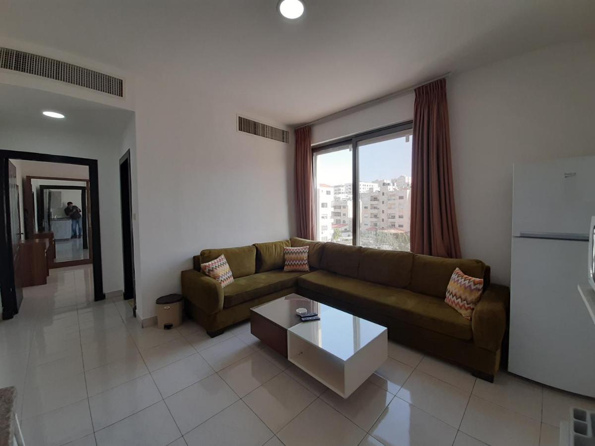 Furnished Apartments Near Mcdonald'S Al-Madina Al-Monawara St Amman Extérieur photo