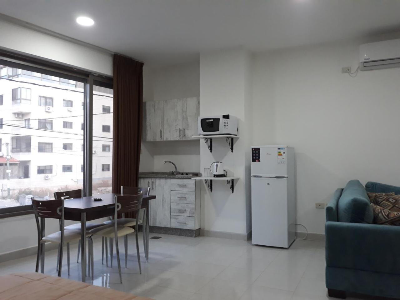Furnished Apartments Near Mcdonald'S Al-Madina Al-Monawara St Amman Extérieur photo